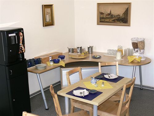 A Bed Privatzimmer Dresden - Nichtraucherpension المظهر الخارجي الصورة